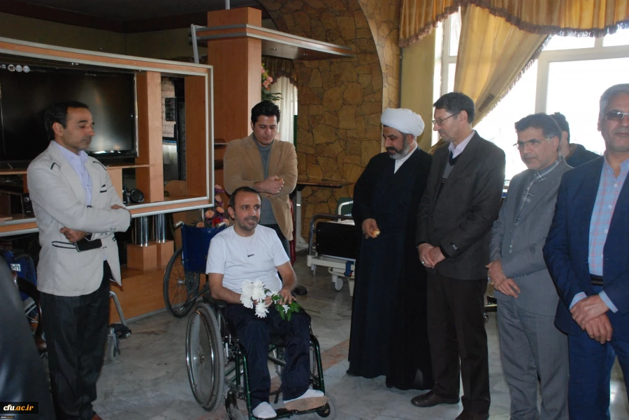 عیادت دانشجو معلمان دانشگاه فرهنگیان خراسان رضوی از جانبازان قطع نخاعی در مرکز توانبخشی امام خمینی (ره) مشهد 2