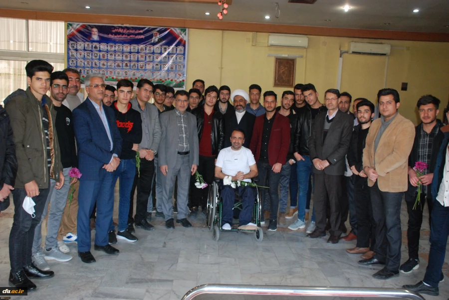 عیادت دانشجو معلمان دانشگاه فرهنگیان خراسان رضوی از جانبازان قطع نخاعی در مرکز توانبخشی امام خمینی (ره) مشهد 3