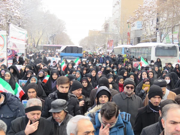 حضور اساتید, کارکنان و دانشجو معلمان در راهپیمایی ۲۲ بهمن ماه 4