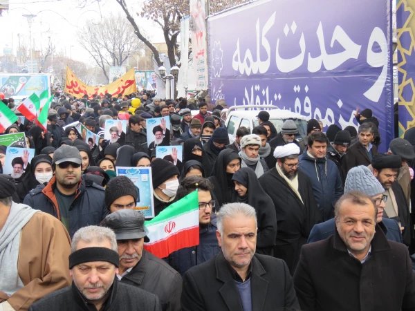 حضور اساتید, کارکنان و دانشجو معلمان در راهپیمایی ۲۲ بهمن ماه 10