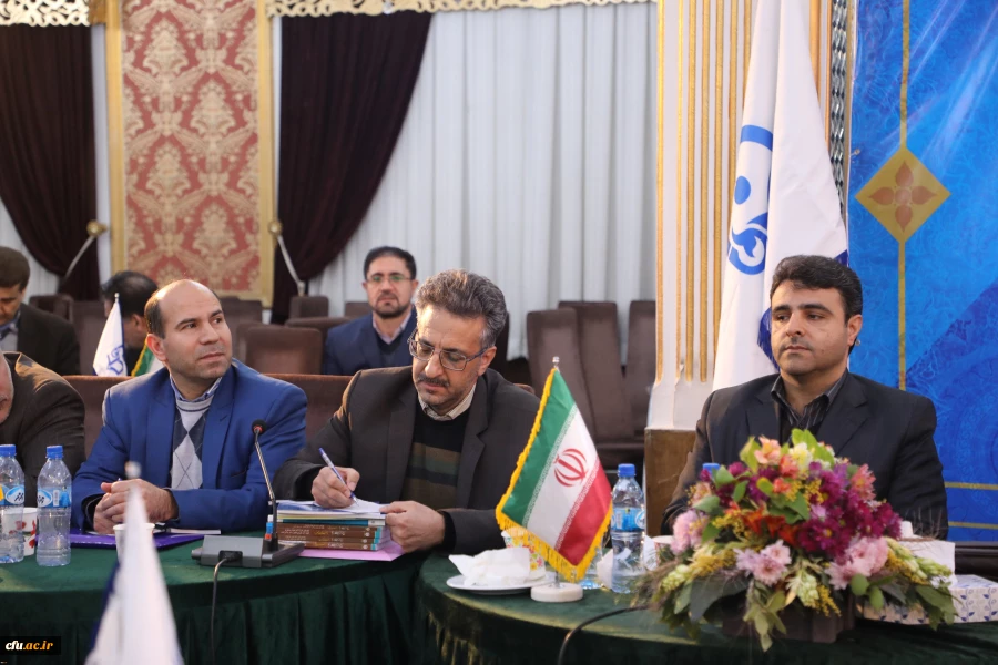 معاونت پژوهش و فناوری دانشگاه در بیست و سومین اجلاس مدیران استانی و ستاد دانشگاه
 3