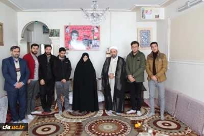 به مناسبت میلاد حضرت زهرا(س) وروزمادر صورت گرفت

دیدار مسئولین ودانشجویان پردیس شهید رجایی قزوین بامادر بزرگوار شهید علی جهانشاهی