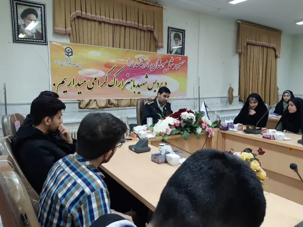 پلیس امنیت اخلاقی مرجع ذی صلاح برای دفاع از ارزش های اخلاقی
 4