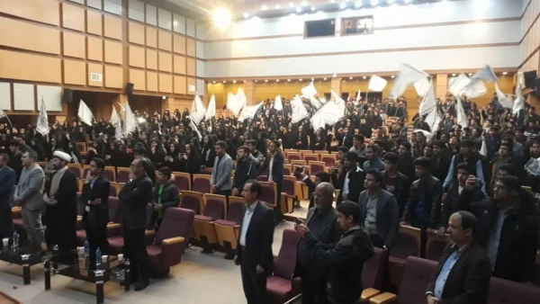 شهید حاج قاسم سلیمانی الگوی بی بدیل جوانان ماست 6