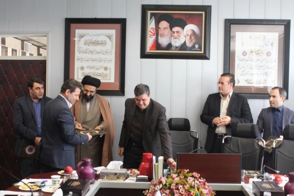 تقدیر از همکاران حقوقی 9