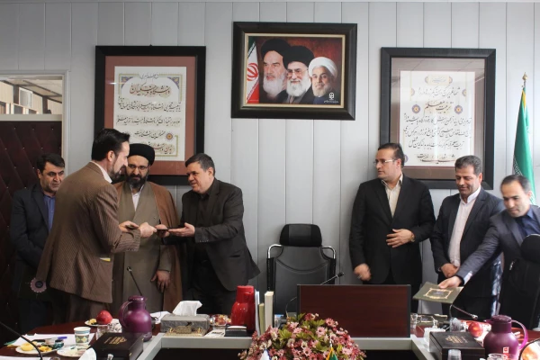 تقدیر از همکاران حقوقی 10