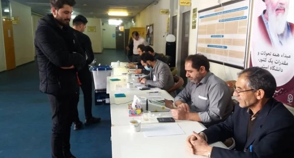 حضور پر شور دانشجومعلمان دانشگاه فرهنگیان استان اردبیل در انتخابات مجلس شورای اسلامی در شعبه اخذ رای پردیس علامه طباطبایی به روایت تصویر
 2