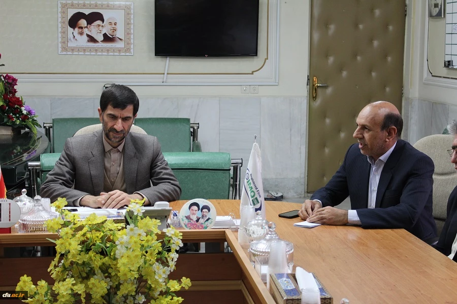 در پی انتصاب مدیر کل جدید آموزش و پرورش استان لرستان، جمعی از مسئولین دانشگاه فرهنگیان استان با حضور در دفتر مدیر کل، این انتصاب را به ایشان تبریک گفتند.نتصاب  3