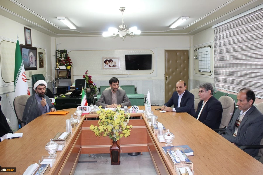 در پی انتصاب مدیر کل جدید آموزش و پرورش استان لرستان، جمعی از مسئولین دانشگاه فرهنگیان استان با حضور در دفتر مدیر کل، این انتصاب را به ایشان تبریک گفتند.نتصاب  4