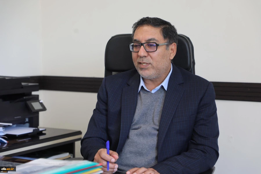 سخنگوی ستاد پیشگیری از بیماری کرونا در مصاحبه با روابط عمومی دانشگاه به تشریح اهداف، برنامه ها، چگونگی پیشگیری و کنترل بیماری کرونا پرداخت 2