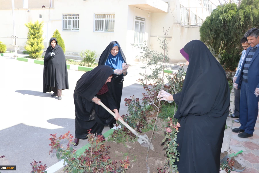 برگزاری مراسم روز درختکاری در دانشگاه فرهنگیان استان اصفهان