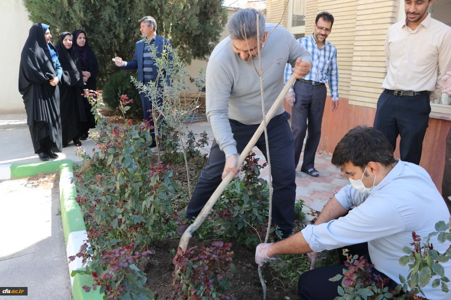 برگزاری مراسم روز درختکاری در دانشگاه فرهنگیان استان اصفهان