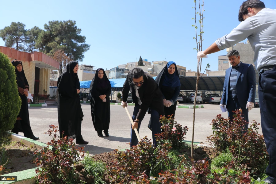 برگزاری مراسم روز درختکاری در دانشگاه فرهنگیان استان اصفهان