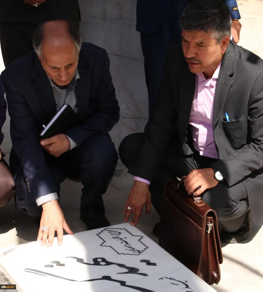 غبار روبی و عطر افشانی مزار شهدای گمنام پردیس شهید باهنر اصفهان 3