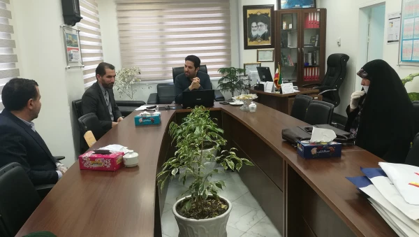 دکتر مازندرانی سرپرست دانشگاه فرهنگیان گلستان با حضور در بیمارستان شهدای بندرگز از کادر درمان بخش بیماران کرونا تقدیر به عمل آورد. 7