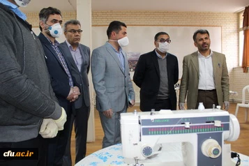 بازدیددکتر انصاری راد معاون دانشجویی دانشگاه فرهنگیان کشوربه همراه دکتر اصغری مدیر کل آموزش وپرورش استان قزوین ازروند تولید ماسک وشیلد محافظ دردانشگاه فرهنگیان استان قزوین 2