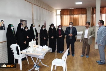 بازدیددکتر انصاری راد معاون دانشجویی دانشگاه فرهنگیان کشوربه همراه دکتر اصغری مدیر کل آموزش وپرورش استان قزوین ازروند تولید ماسک وشیلد محافظ دردانشگاه فرهنگیان استان قزوین 8