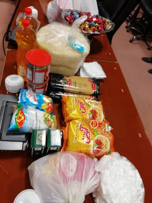 اهدا بسته های مواد غذایی به نیازمندان در شهر گرگان
 4