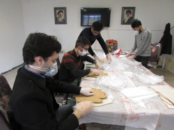 راه اندازی کارگاه تولید دستکش یکبار مصرف بهداشتی در پردیس شهید باهنر استان مرکزی
 3