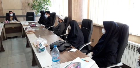 نخستین نشست اعضای هیئت علمی وگروه های آموزشی دانشگاه فرهنگیان استان قزوین درسال جدید باحضور مدیر امور پردیس های استان برگزارشد 4