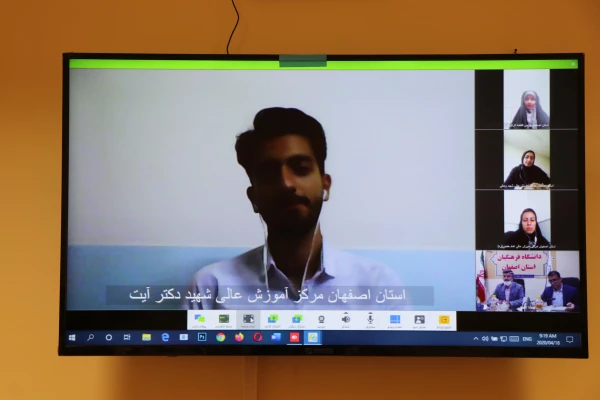 جلسه مجازی رئیس دانشگاه فرهنگیان استان اصفهان با دبیران شورای صنفی پردیس ها و مراکز برگزار شد