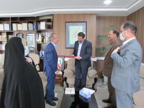 دیدارسرپرست دانشگاه فرهنگیان استان مرکزی بامدیرکل آموزش و پرورش استان 3