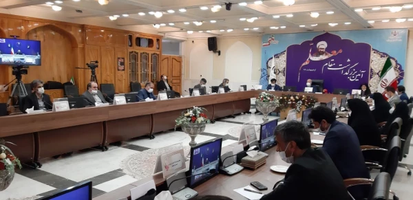 حضور رئیس دانشگاه فرهنگیان استان اصفهان در جلسه ویدئو کنفرانس رییس جمهور با استاندار و مدیر کل  2