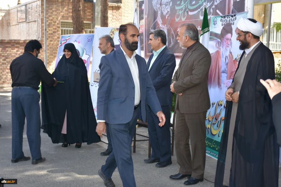 گرامیداشت هفته معلم و تجلیل از همکاران پردیس های استان 4