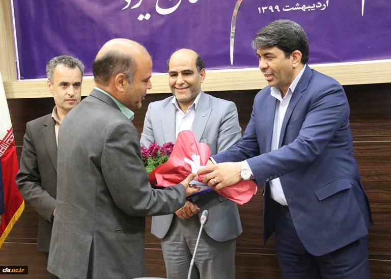 حضور سرپرست مدیریت امور پردیس های استان یزد در جلسه ویدئو کنفرانس رییس جمهور با استاندار و مدیر کل آموزش و پرورش 10