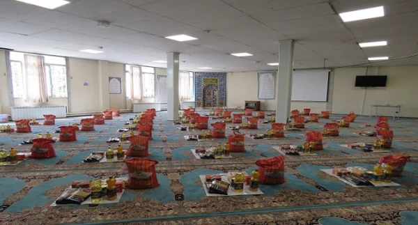 برگزاری رزمایش همدلی و کمک مؤمنانه در قالب توزیع بسته های معیشتی در دانشگاه فرهنگیان استان اردبیل
 2