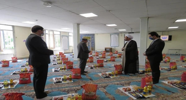 برگزاری رزمایش همدلی و کمک مؤمنانه در قالب توزیع بسته های معیشتی در دانشگاه فرهنگیان استان اردبیل
 2