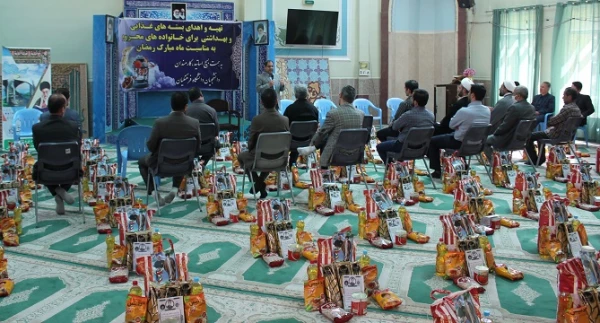 بسیج دانشجویی دانشگاه فرهنگیان همدان بسته های حمایتی و غذایی خود را با نام مبارک دانشجو معلمان شهید مزین و آماده تحویل به نیازمندان کرد 5