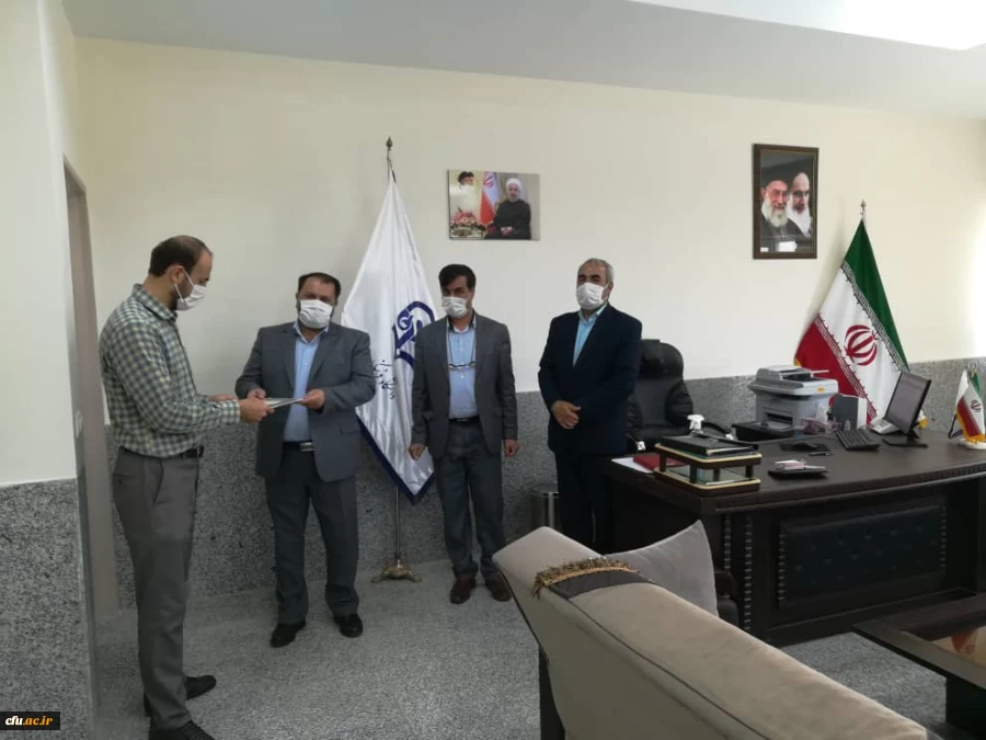 تجلیل از کارشناسان روابط عمومی پردیس های دانشگاه فرهنگیان استان
 3