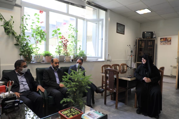 دیدار اعضای هیات رئیسه دانشگاه فرهنگیان با کارکنان روابط عمومی
 4