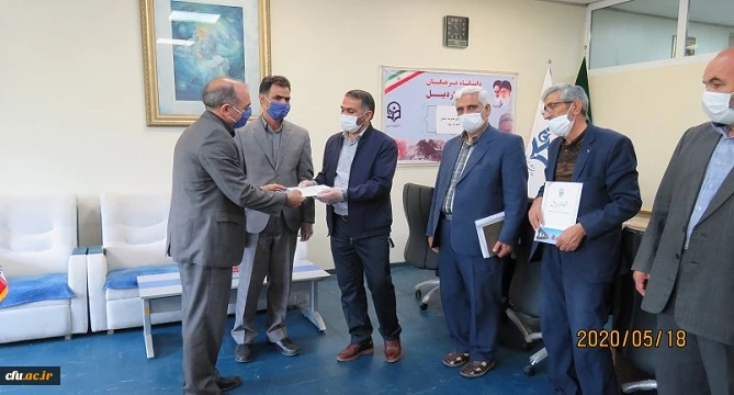 تجلیل از جانبازان و خانواده های معزز ایثارگران شاغل در دانشگاه فرهنگیان استان اردبیل
 2