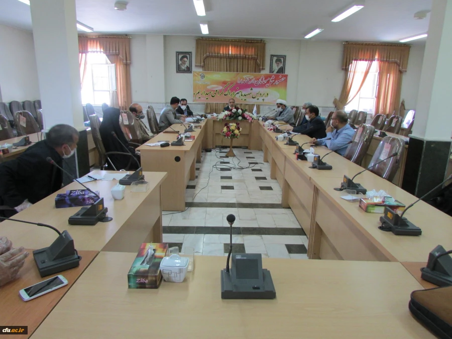 نشست هم اندیشی اساتید دروس معارف اسلامی در دانشگاه فرهنگیان استان مرکزی برگزار شد
 2