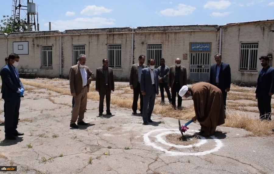 کلنگ پروژه عمرانی ساختمان سرای دانشجویی پردیس شهید صدوقی کرمانشاه با ظرفیت 350 دانشجو به زمین زده شد. 2