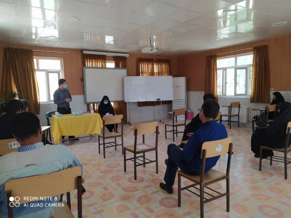 کلاس های رعایت نکات بهداشتی در محیط های دانشگاهی 3