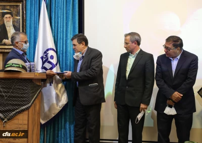  تقدیر  فرزندان شاهد و ایثارگران دانشگاه فرهنگیان از تلاش های رئیس دانشگاه