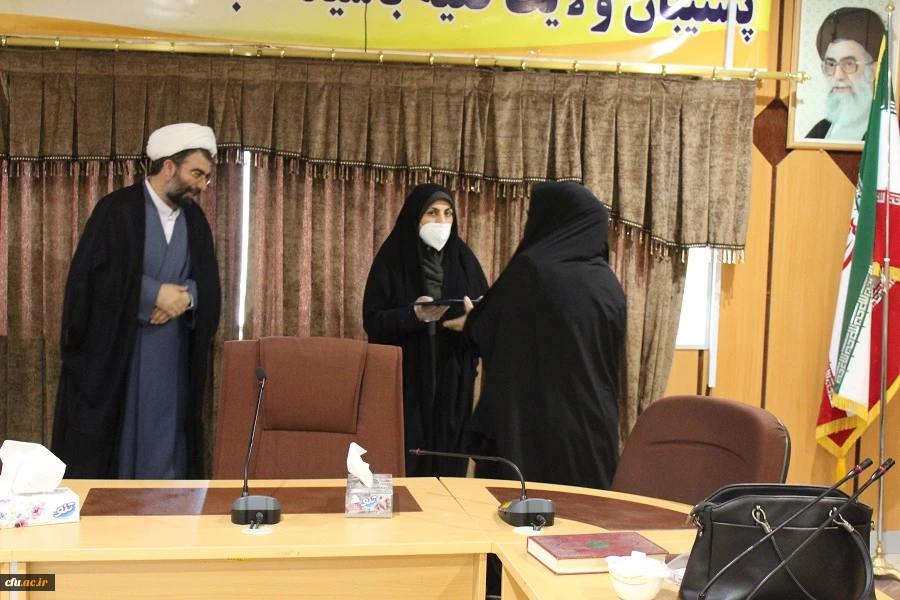 همایش تجلیل از سرپرستان سراهای دانشجویی و کارکنان حوزه دانشجویی دانشگاه فرهنگیان استان لرستان برگزارشد. 6