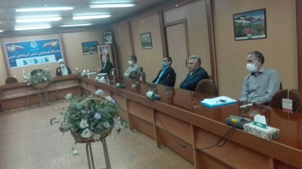 آئین همبستگی حمایت از جنبش نفس و محکومیت سیاست های نژاد پرستانه و ناعادلانه دولت آمریکا توسط اساتید بسیجی دانشگاه فرهنگیان استان آذربایجان غربی با حضور اساتید برگزار شد 4