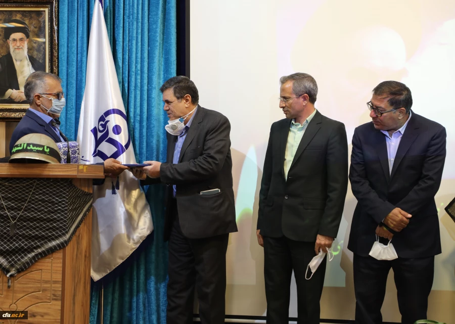 تقدیر فرزندان شاهد و ایثارگران دانشگاه فرهنگیان از تلاش های رئیس دانشگاه
 2