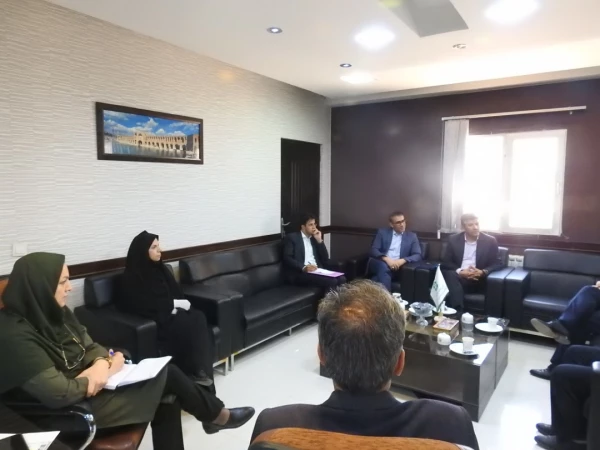 نشست مسئولین دانشگاه فرهنگیان استان اصفهان با مسئولین اداره کل محیط زیست استان  5