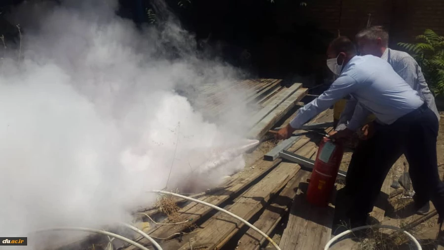 نظم ، امانتداری و تکریم ارباب رجوع از شاخص های اصلی وظایف انتظامات است 12