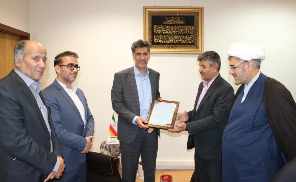 تقدیر رئیس دانشگاه فرهنگیان استان اصفهان از مدیر کل صدا و سیمای مرکز اصفهان 2