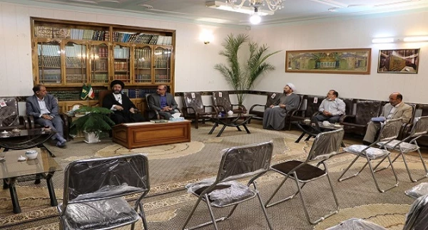 دیدار سرپرست دانشگاه و اعضای بنیاد خیرین حامی دانشگاه فرهنگیان استان اردبیل با نماینده ولی فقیه و امام جمعه اردبیل
 2