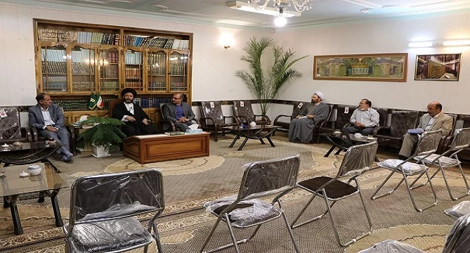 دیدار سرپرست دانشگاه و اعضای بنیاد خیرین حامی دانشگاه فرهنگیان استان اردبیل با نماینده ولی فقیه و امام جمعه اردبیل
 2