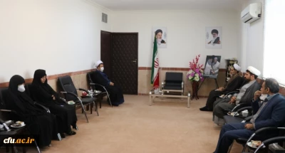 حجت الاسلام و المسلمین علیدادی سلیمانی نماینده ولی فقیه در استان و امام جمعه کرمان:
مکتب شهید سلیمانی، جریان بزرگ فرهنگی است که برگرفته از دل جبهه و جنگ و دانشگاه انسان سازی دفاع مقدس می باشد.