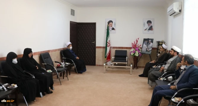 حجت الاسلام و المسلمین علیدادی سلیمانی نماینده ولی فقیه در استان و امام جمعه کرمان:
مکتب شهید سلیمانی، جریان بزرگ فرهنگی است که برگرفته از دل جبهه و جنگ و دانشگاه انسان سازی دفاع مقدس می باشد. 2