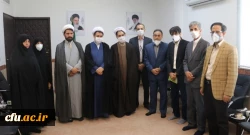 حجت الاسلام و المسلمین علیدادی سلیمانی نماینده ولی فقیه در استان و امام جمعه کرمان:
مکتب شهید سلیمانی، جریان بزرگ فرهنگی است که برگرفته از دل جبهه و جنگ و دانشگاه انسان سازی دفاع مقدس می باشد. 4